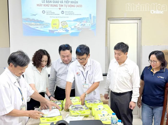 Sau khi tiếp nhận, Sở Y tế bàn giao lại cho Trung tâm Cấp cứu 115 Khánh Hòa.