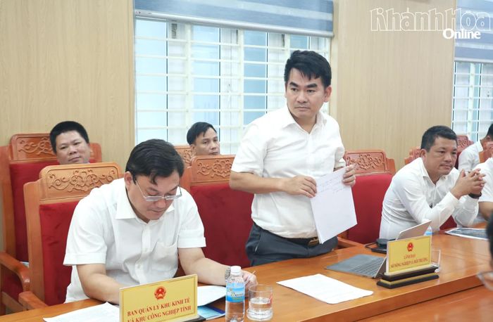 Lãnh đạo Sở Nông nghiệp và Môi trường báo cáo tình hình cụ thể các dự án.