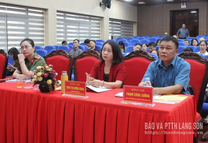 Các đại biểu tham dự hội nghị