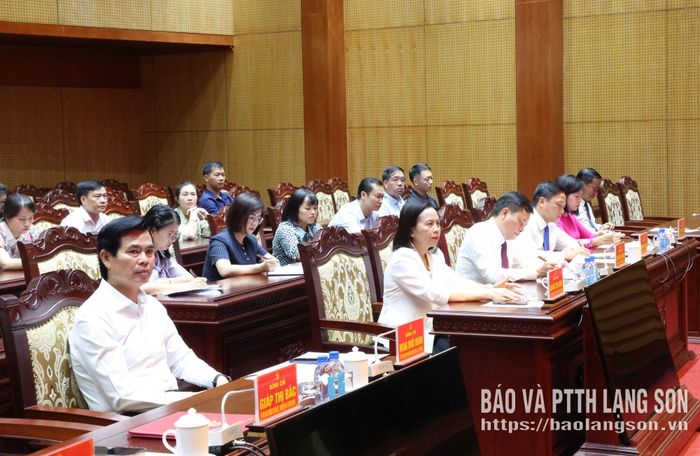 Các đại biểu dự hội nghị