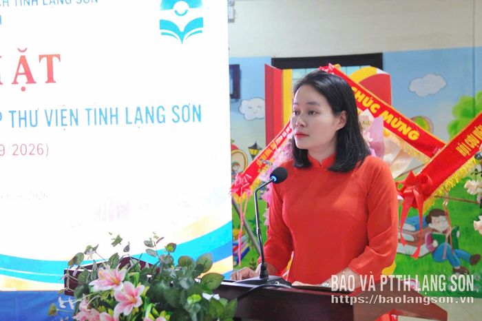Giám đốc Thư viện tỉnh Lạng Sơn trình bày diễn văn tại chương trình
