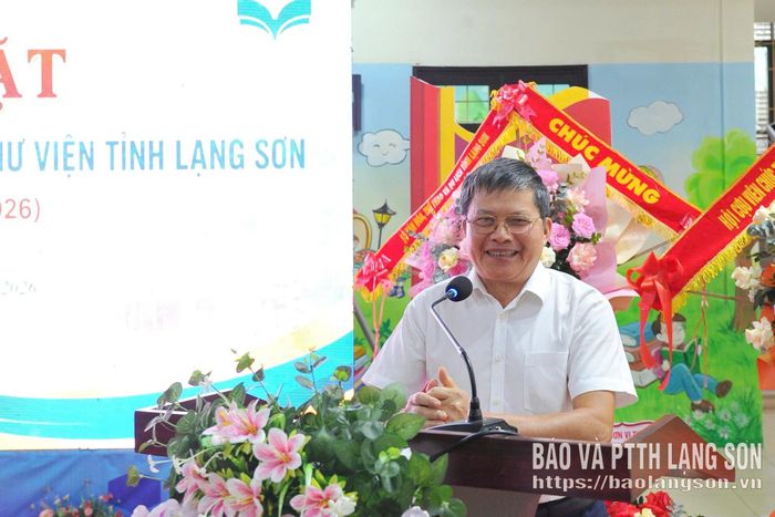 Nguyên lãnh đạo Thư viện tỉnh chia sẻ những kỷ niệm trong chặng đường gắn bó với đơn vị