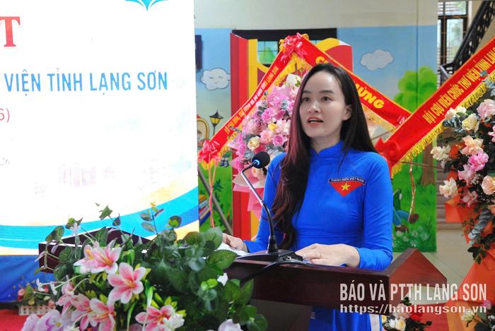 Đại diện thế hệ trẻ Thư viện tỉnh phát biểu cảm tưởng tại chương trình