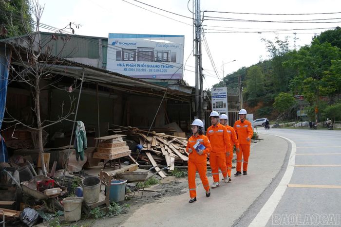 Điện lực Mường Khương và Điện lực Bát Xát được giao lập phương án bảo đảm cung cấp điện an toàn, liên tục trong ngày khai giảng năm học mới
