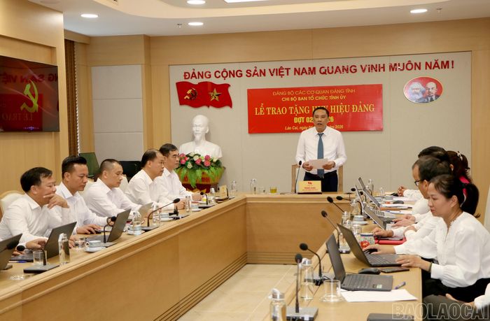 Phó Bí thư Thường trực Tỉnh ủy, Chủ tịch HĐND tỉnh Hoàng Giang phát biểu tại buổi lễ.