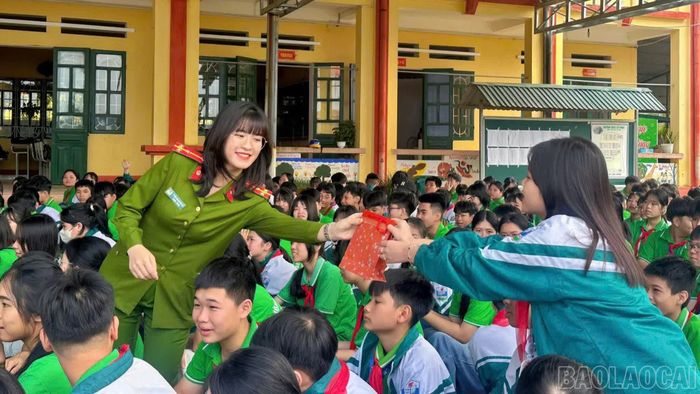 Văn phòng Cơ quan CSĐT đẩy mạnh tuyên truyền, phổ biến pháp luật tại trường học.