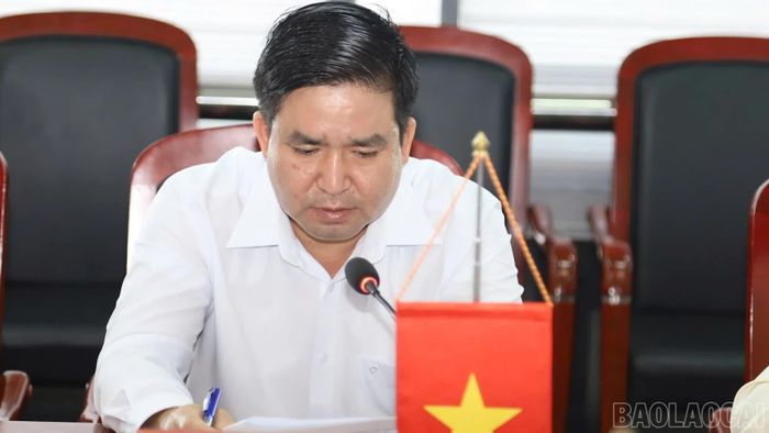 Các đại biểu hai bên phát biểu tại buổi hội đàm.