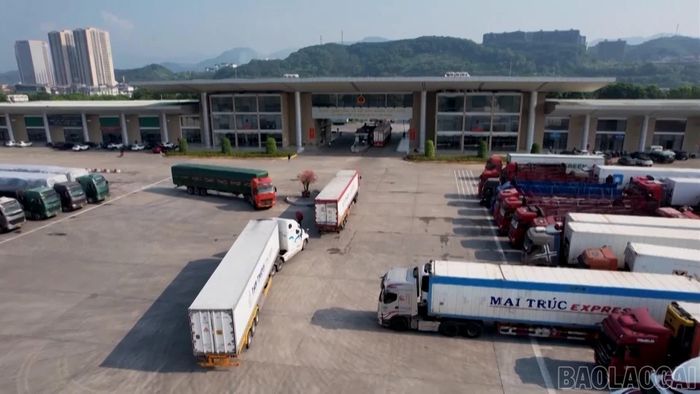 Giá trị kim ngạch xuất nhập khẩu qua Cửa khẩu Quốc tế đường bộ Kim Thành (Lào Cai) tăng cao so với cùng kỳ.