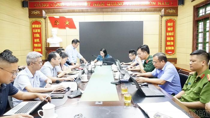 Quang cảnh buổi làm việc.