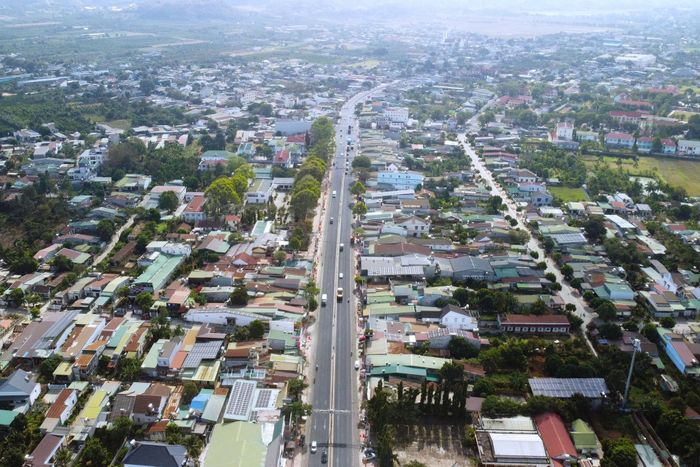 Quang cảnh trung. tâm xã Cư Jút. Ảnh: Lê Phước