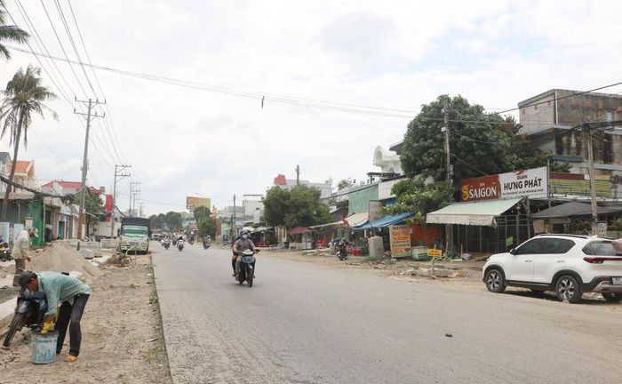 Phần lớn người dân đã đồng thuận giao mặt bằng, nhưng cũng có hộ chưa, ngành chức năng đang tháo gỡ
