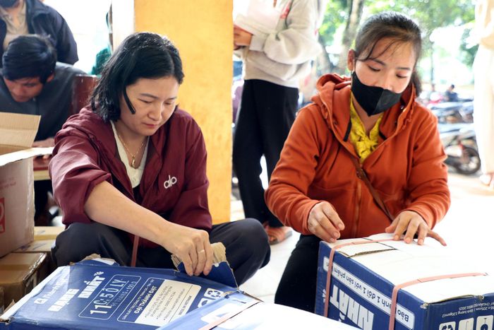 Học sinh trường nội trú khu vực biên giới được cấp miễn phí sách giáo khoa, đồ dùng học tập