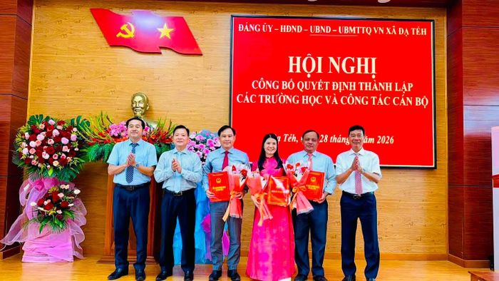Xã Đạ Tẻh tổ chức hội nghị công bố quyết định thành lập các trường học và công tác cán bộ trên địa bàn