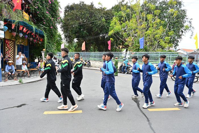 Đoàn rước đuốc góp phần lan tỏa tinh thần Đại hội TDTT tỉnh Lâm Đồng lần I năm 2026