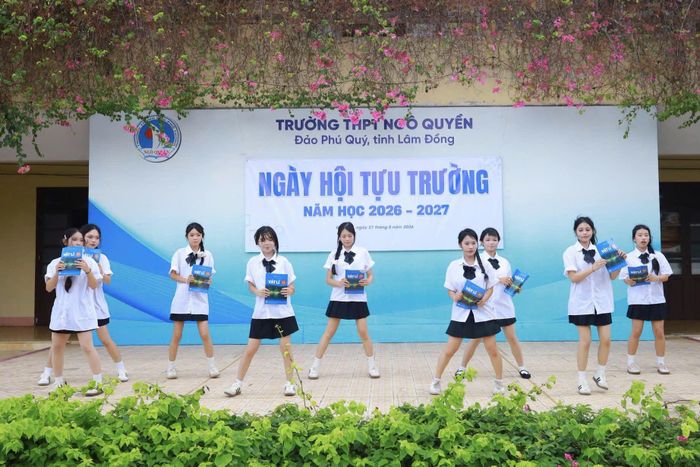 Sôi nổi ngày hội tựu trường tại Đặc khu Phú Quý