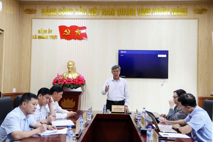 Đồng chí Nguyễn Minh làm việc với xã Quảng Trực và các đơn vị liên quan
