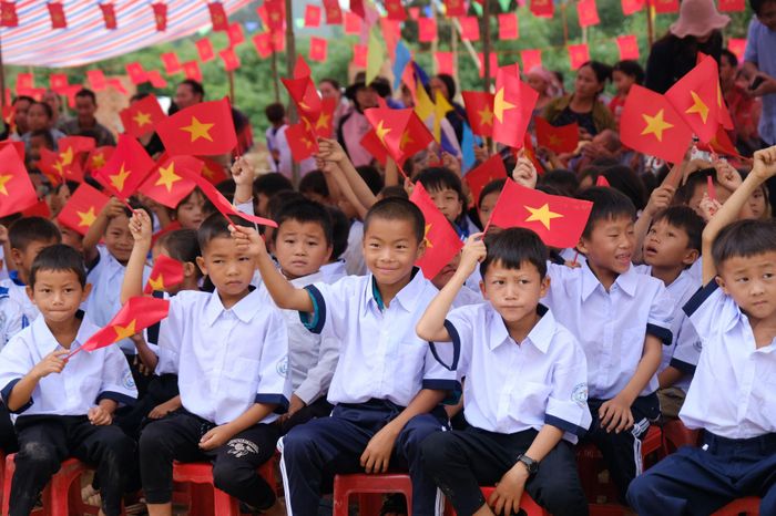 Học sinh điểm trường Tiểu khu 179 hân hoan trong ngày khai giảng