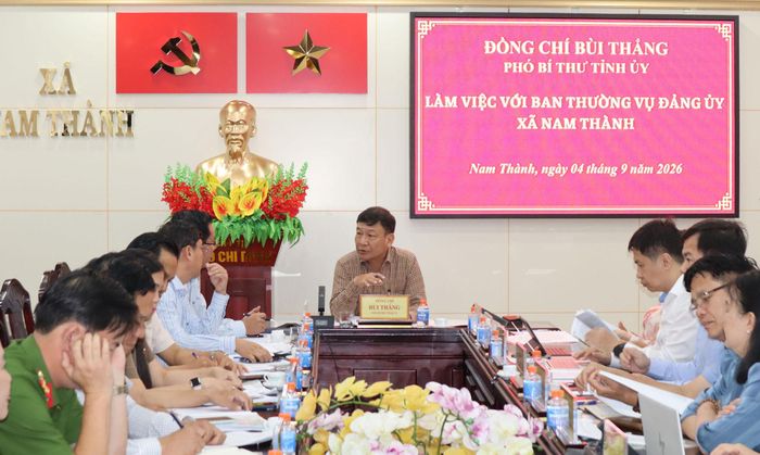 Phó Bí thư Tỉnh ủy Lâm Đồng Bùi Thắng làm việc với xã Nam Thành