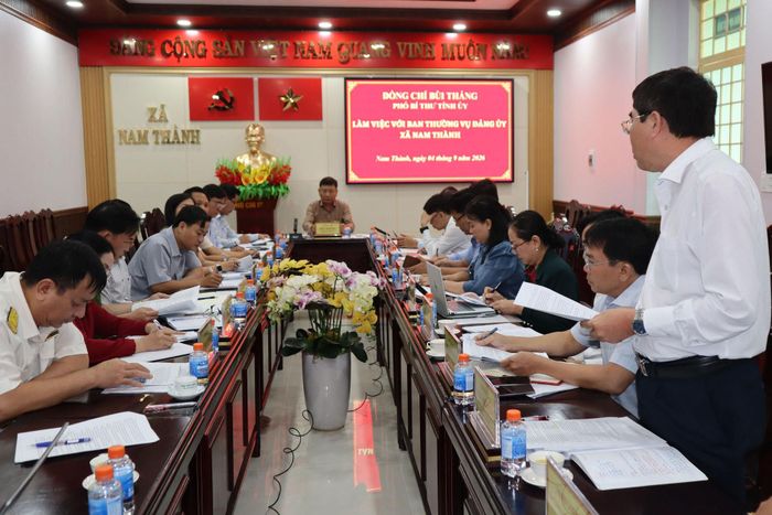 Quang cảnh diễn ra buổi làm việc