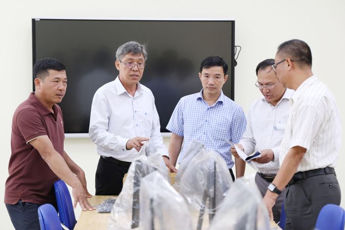 Phòng tin học được trang bị máy tính cấu hình cao, đáp ứng nhu cầu dạy và học