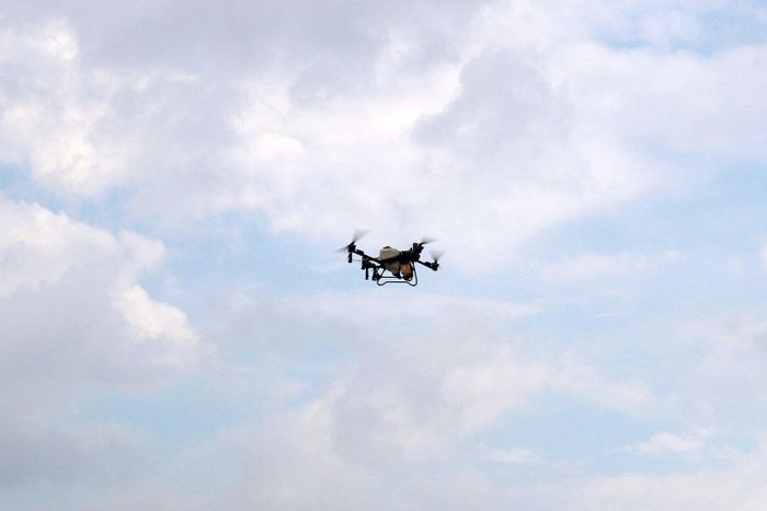 Giả định UAV của địch