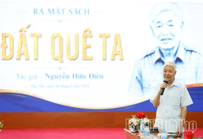 Tác giả Nguyễn Hữu Điền chia sẻ cảm xúc tại lễ ra mắt tập thơ "Đất quê ta".