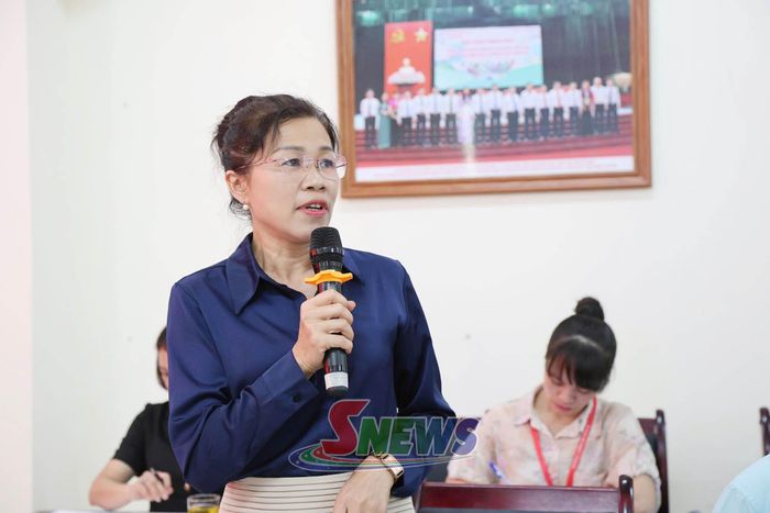 Lãnh đạo Ban tuyên giáo Tỉnh ủy phát biểu tham luận.