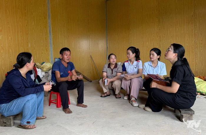 Mỗi thầy cô đều thấu hiểu hoàn cảnh của học sinh, tìm cách tháo gỡ khó khăn cùng gia đình để các em học sinh có thể yên tâm đi học.