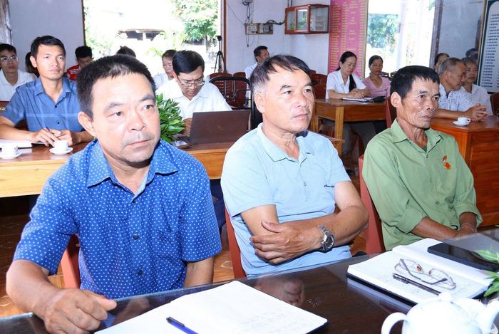 Đảng viên dự sinh hoạt Chi bộ.