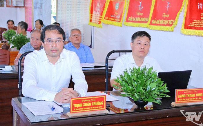 Đồng chí Bí thư Tỉnh ủy Trịnh Xuân Trường dự buổi sinh hoạt Chi bộ.