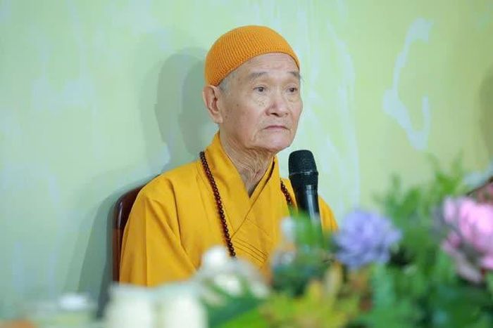 Trưởng lão Hòa thượng Thích Thanh Hùng ban đạo từ
