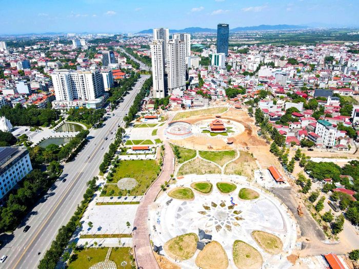 Khu số 2 gồm hạ tầng kỹ thuật còn lại, nhà phụ trợ, kỹ thuật, quảng trường, cây xanh, bãi đỗ xe.