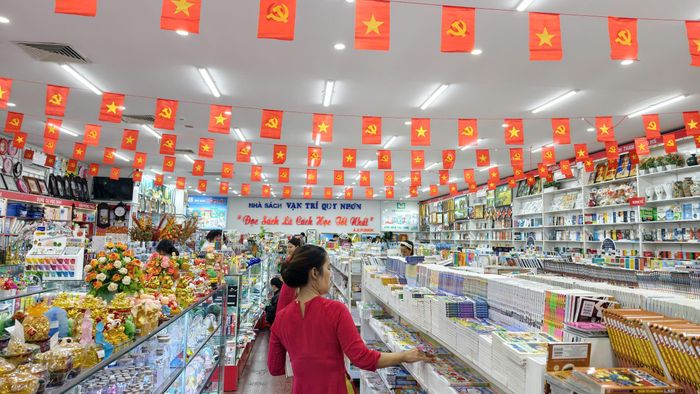 Tình trạng thiếu sách giáo khoa xảy ra tại nhiều khối lớp.