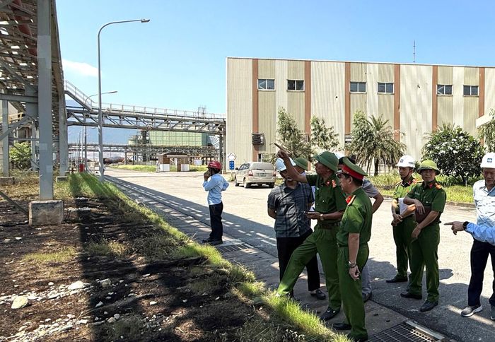 Lực lượng PCCC, phối hợp với các đơn vị khác làm rõ nguyên do sự cố. 