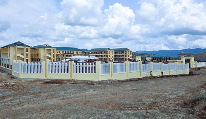 Một góc dự án xây dựng Trường phổ thông nội trú Tiểu học và THCS Hướng Phùng những ngày đầu tháng 9.