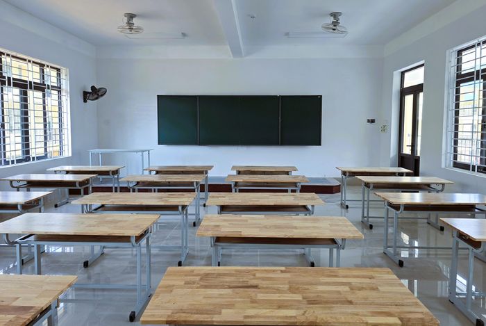 Bên trong một phòng học tại Trường phổ thông nội trú Tiểu học và THCS Đakrông.