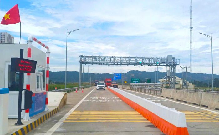 Hệ thống thu phí tự động không dừng cao tốc Quảng Ngãi - Hoài Nhơn.