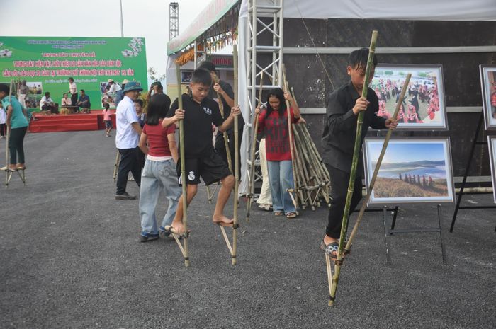Một điểm nhấn khác là hệ thống các không gian trải nghiệm được đưa vào khuôn viên trường như vườn thực nghiệm, khu rèn luyện kỹ năng sống và khu trò chơi dân gian. Những hạng mục này giúp ngôi trường không chỉ là nơi truyền đạt kiến thức mà còn là không gian để học sinh rèn luyện, vui chơi và hình thành kỹ năng.