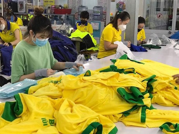 Các nhà mua hàng quốc tế áp dụng tiêu chuẩn thẩm định dựa trên tính minh bạch dữ liệu nhà máy, đạo đức kinh doanh, quyền lợi người lao động và quy chuẩn bảo vệ môi trường.