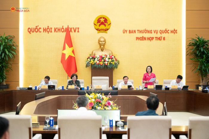 Quang cảnh phiên họp