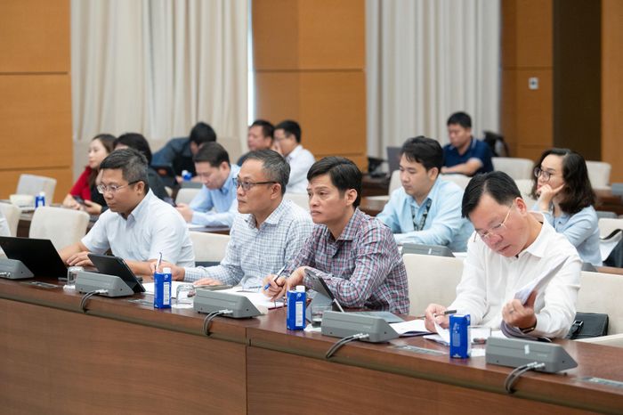 Các đại biểu dự phiên họp