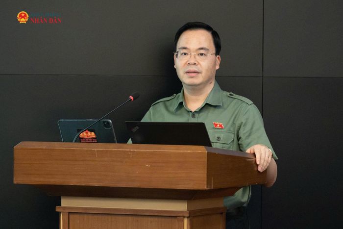 Phó Chủ nhiệm Ủy ban Khoa học, Công nghệ và Môi trường Trần Văn Khải phát biểu