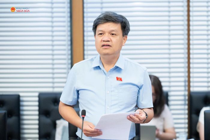 Phó Chủ nhiệm Ủy ban Khoa học, Công nghệ và Môi trường Tạ Đình Thi phát biểu