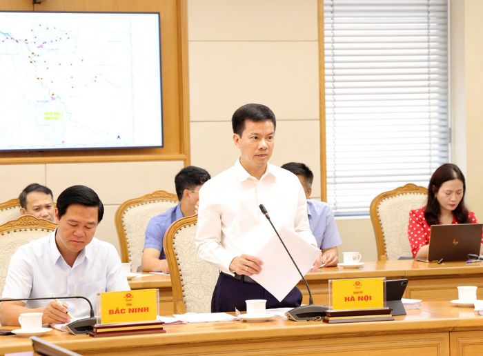 Phó Chủ tịch UBND TP Hà Nội Bùi Duy Cường phát biểu tại cuộc họp - Ảnh: VGP.