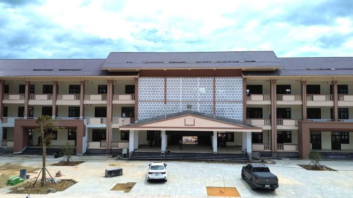 Trường phổ thông nội trú liên cấp TH&THCS xã A Lưới 3 và A Lưới 4 hoàn thành, đáp ứng nhu cầu học tập nội trú cho học sinh địa phương.