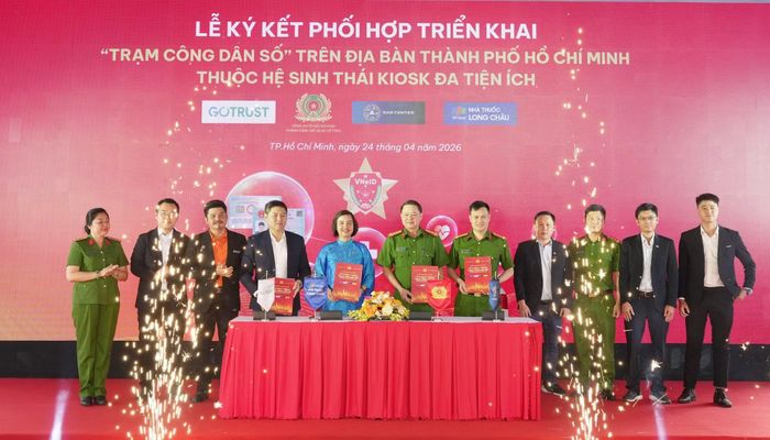Nhiều hoạt động triển khai nhân rộng mô hình Trạm công dân số trên địa bàn thành phố.