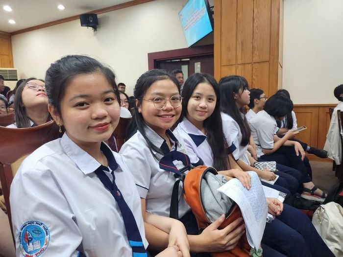 Đội tuyển ngữ văn của Thành phố Hồ Chí Minh tham dự kỳ thi chọn học sinh giỏi quốc gia năm học 2023-2024. Ảnh: Nguyễn Quyên
