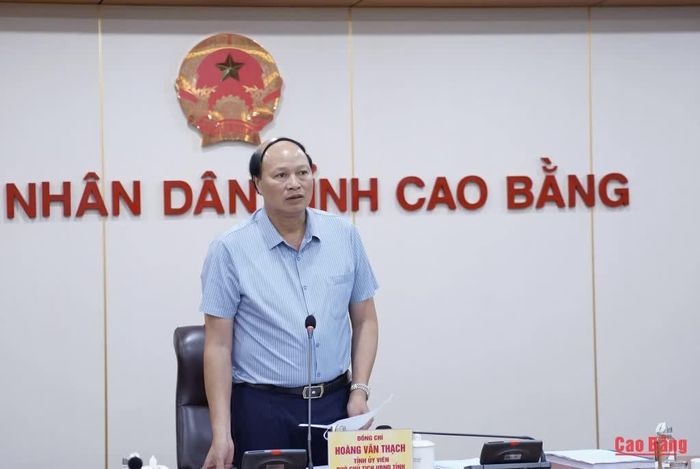 Phó Chủ tịch UBND tỉnh Hoàng Văn Thạch kết luận cuộc họp.