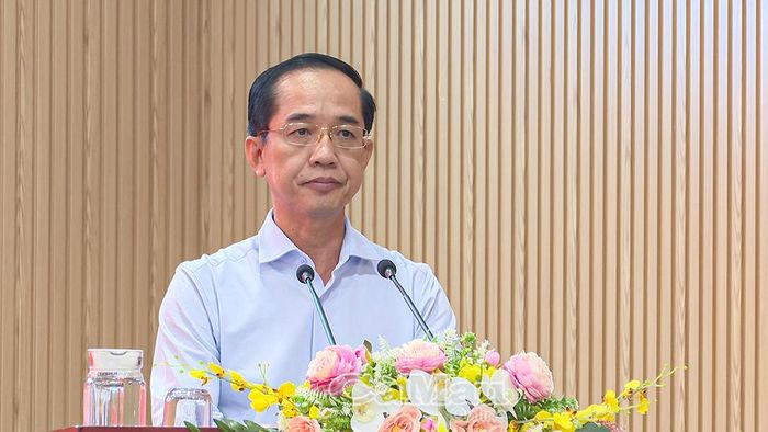 Đồng chí Hồ Thanh Thuỷ, Phó Bí thư Tỉnh uỷ, Chủ tịch Uỷ ban MTTQ Việt Nam tỉnh Cà Mau, phát biểu tại hội nghị.