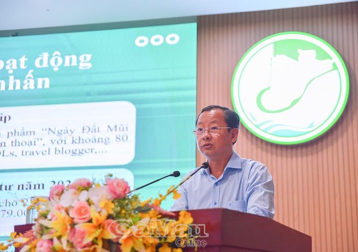  Đồng chí Nguyễn Quốc Thanh, Giám đốc Sở Văn hoá, Thể thao và Du lịch tỉnh Cà Mau, báo cáo kết quả chuỗi sự kiện.